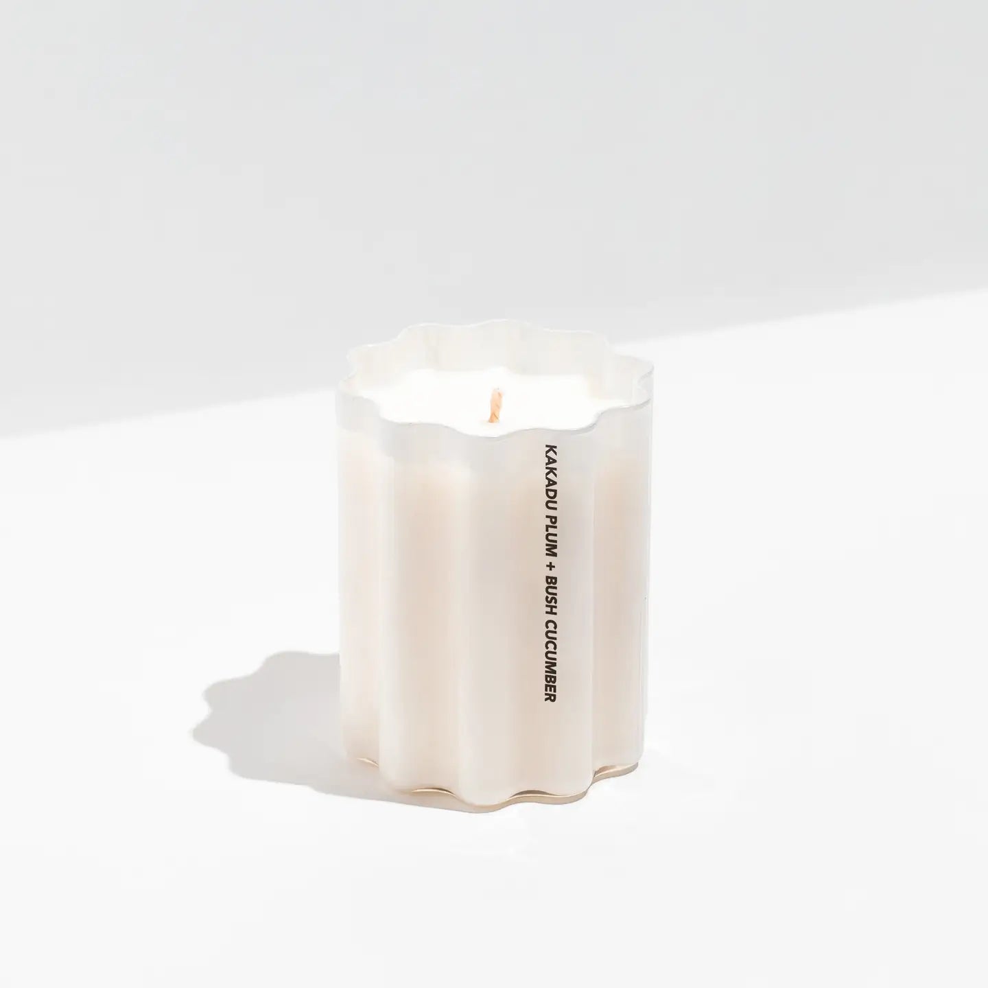 Fazeek Kakadu Plum and Bush Cucumber Wave Candle