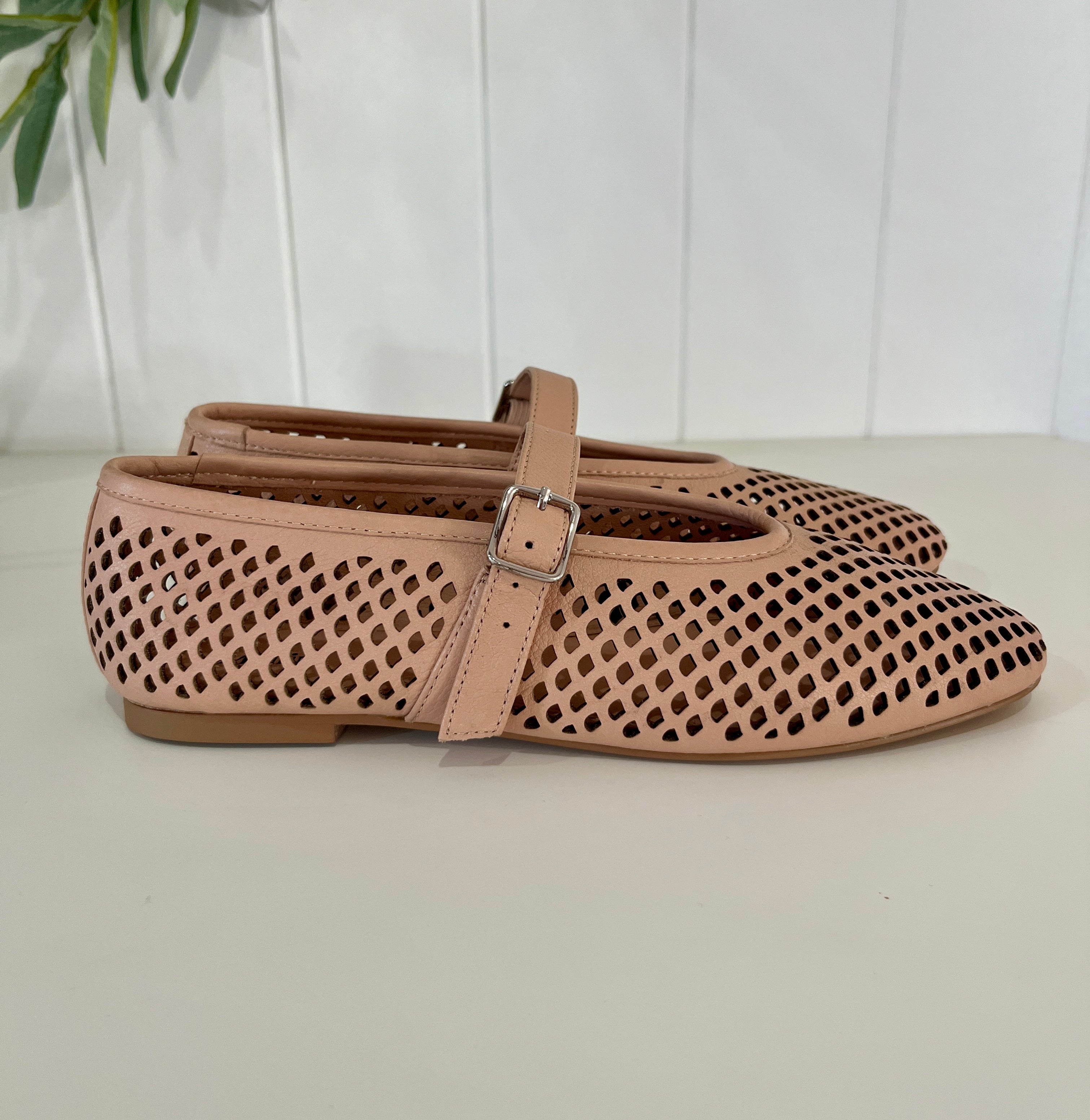 Elony Leather Ballet Flats