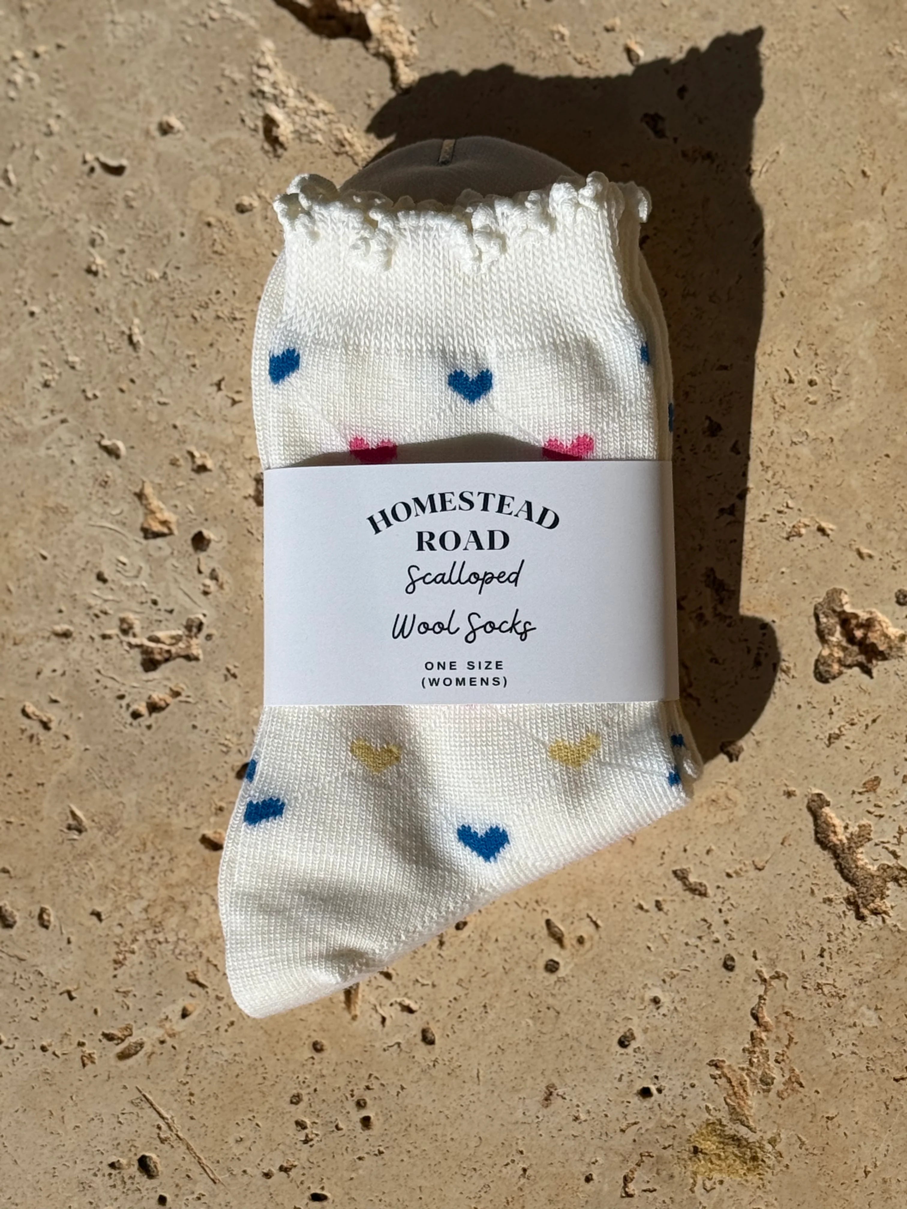 Scalloped Wool Socks - Heart