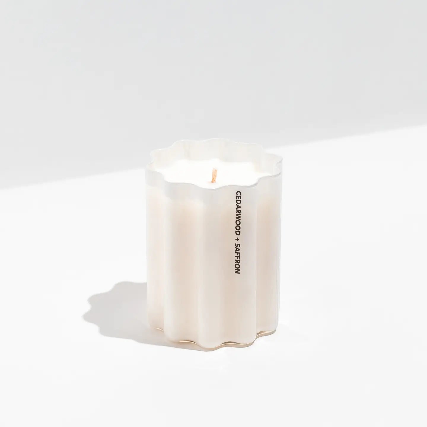 Fazeek Cedarwood and Saffron Wave Candle