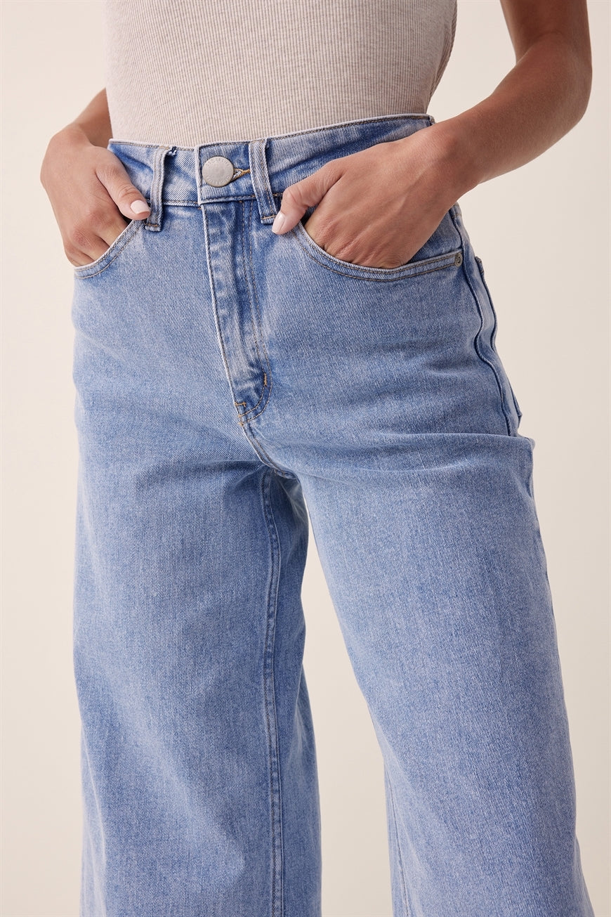 Wide Leg Jean