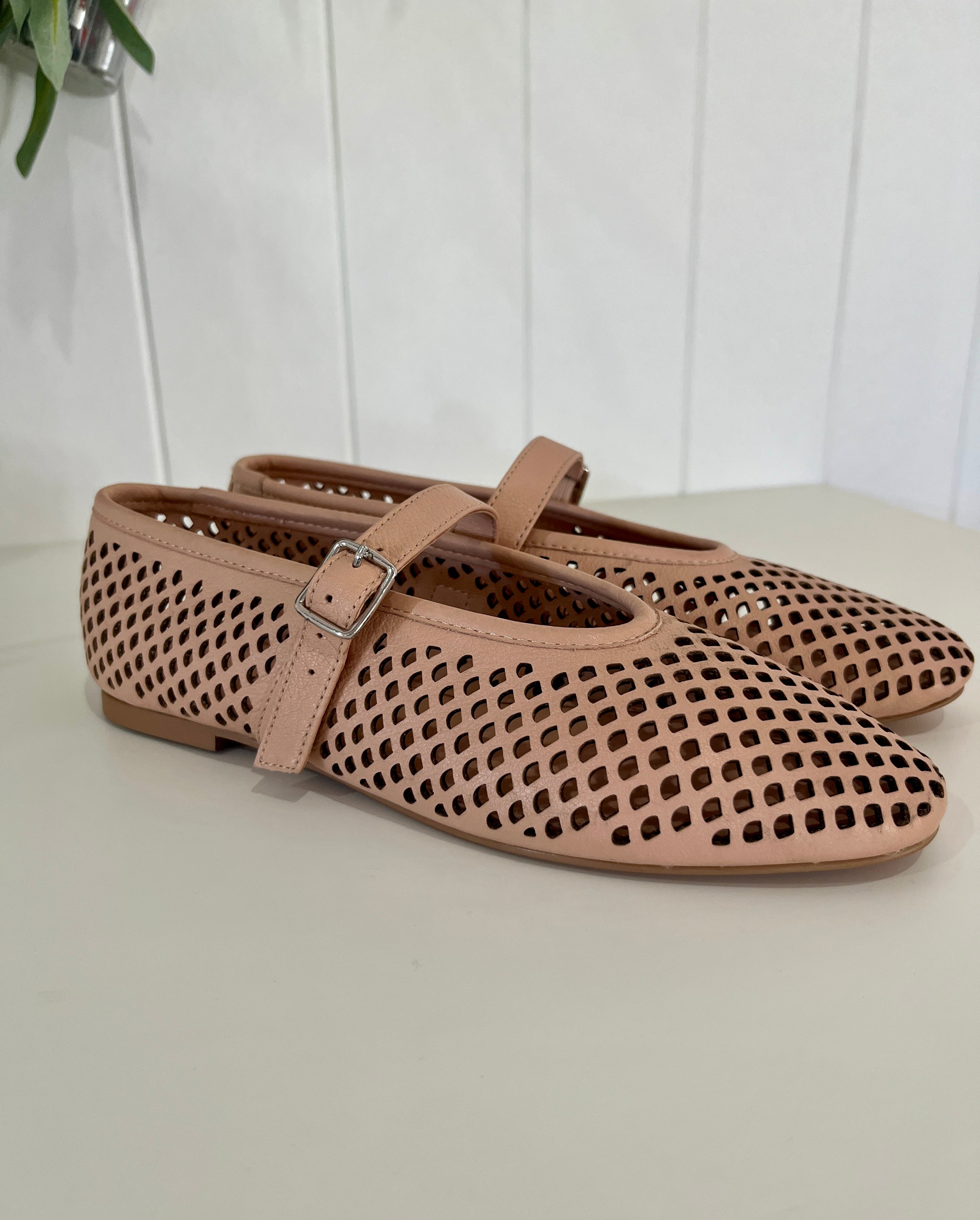 Elony Leather Ballet Flats