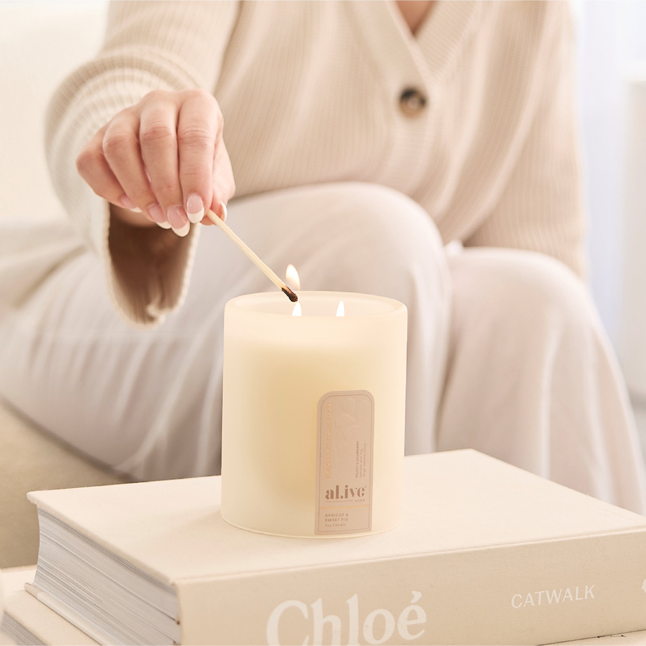 AL.IVE Soy Candle - Apricot and Sweet Fig