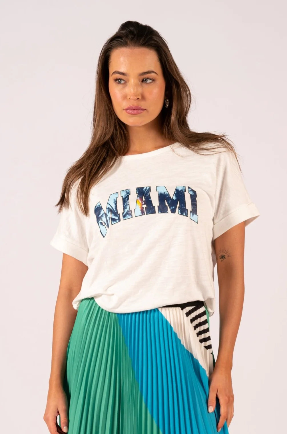 Jade Relaxed Tee - Vintage White Miami